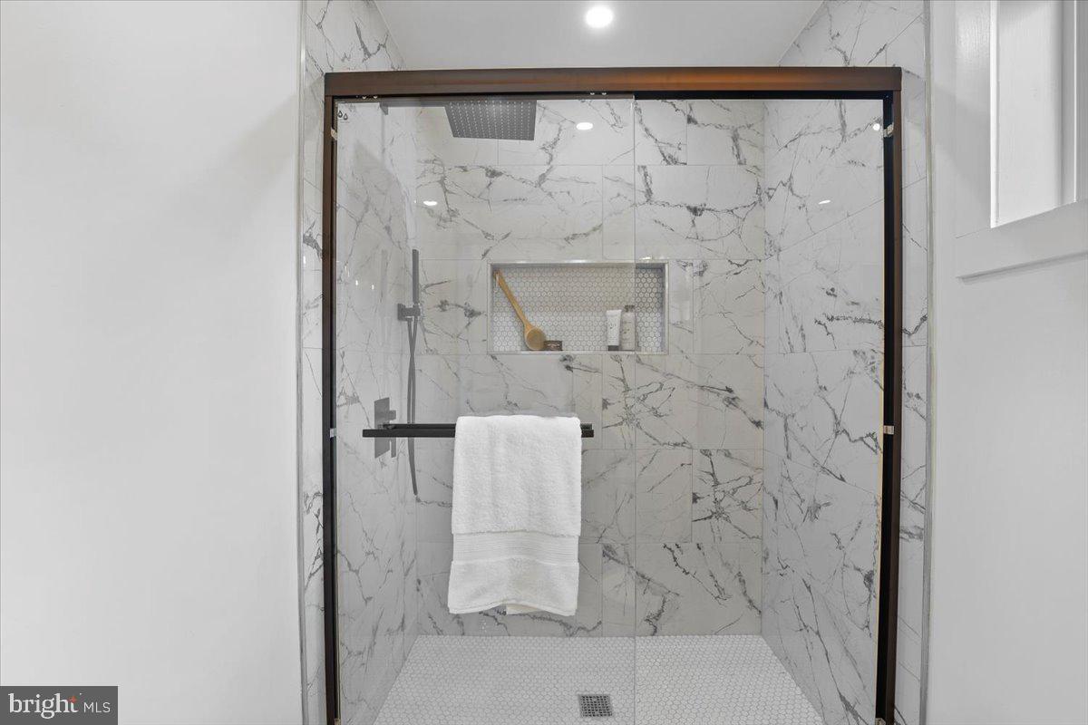 6219 WESTERN AVENUE NW