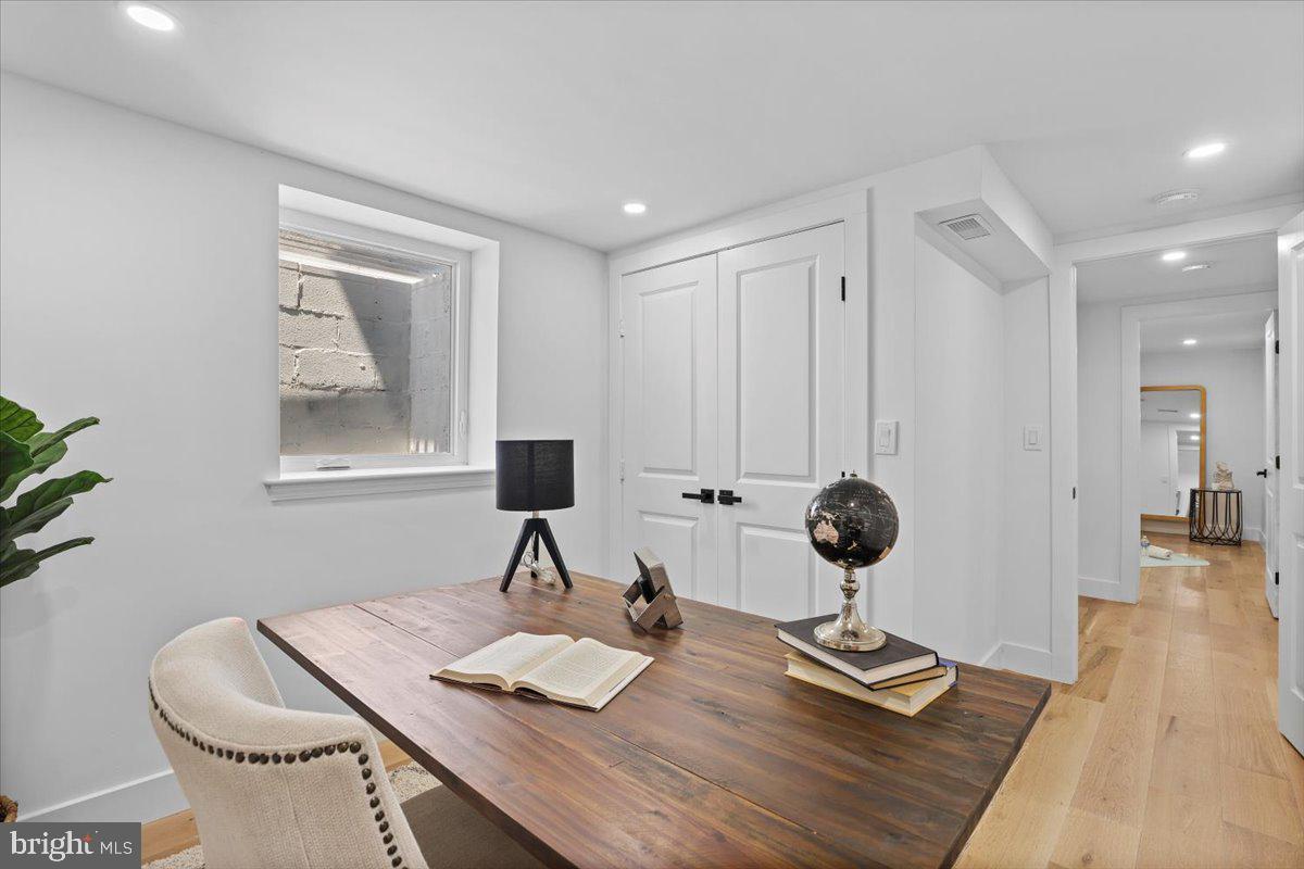 6219 WESTERN AVENUE NW