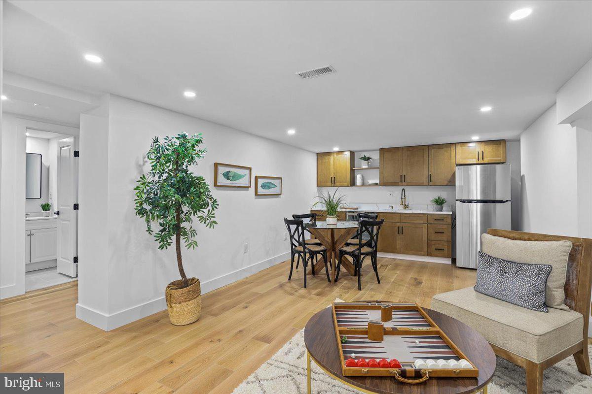 6219 WESTERN AVENUE NW