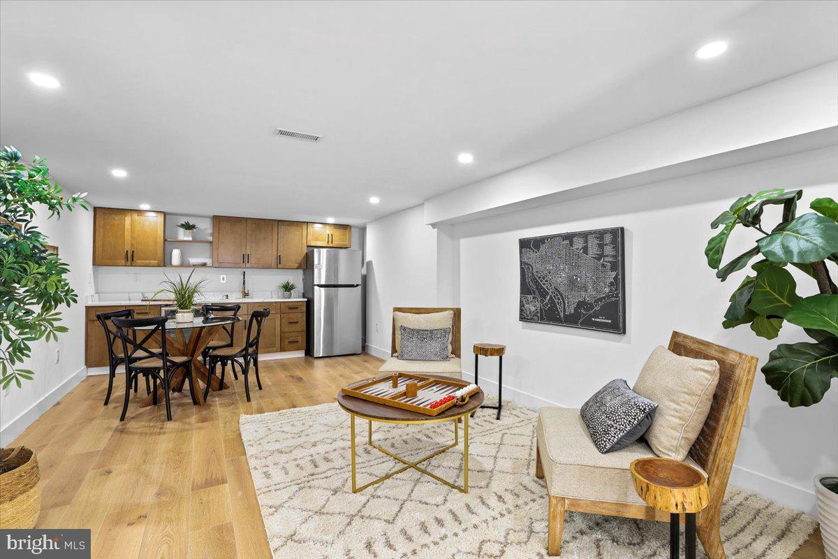 6219 WESTERN AVENUE NW