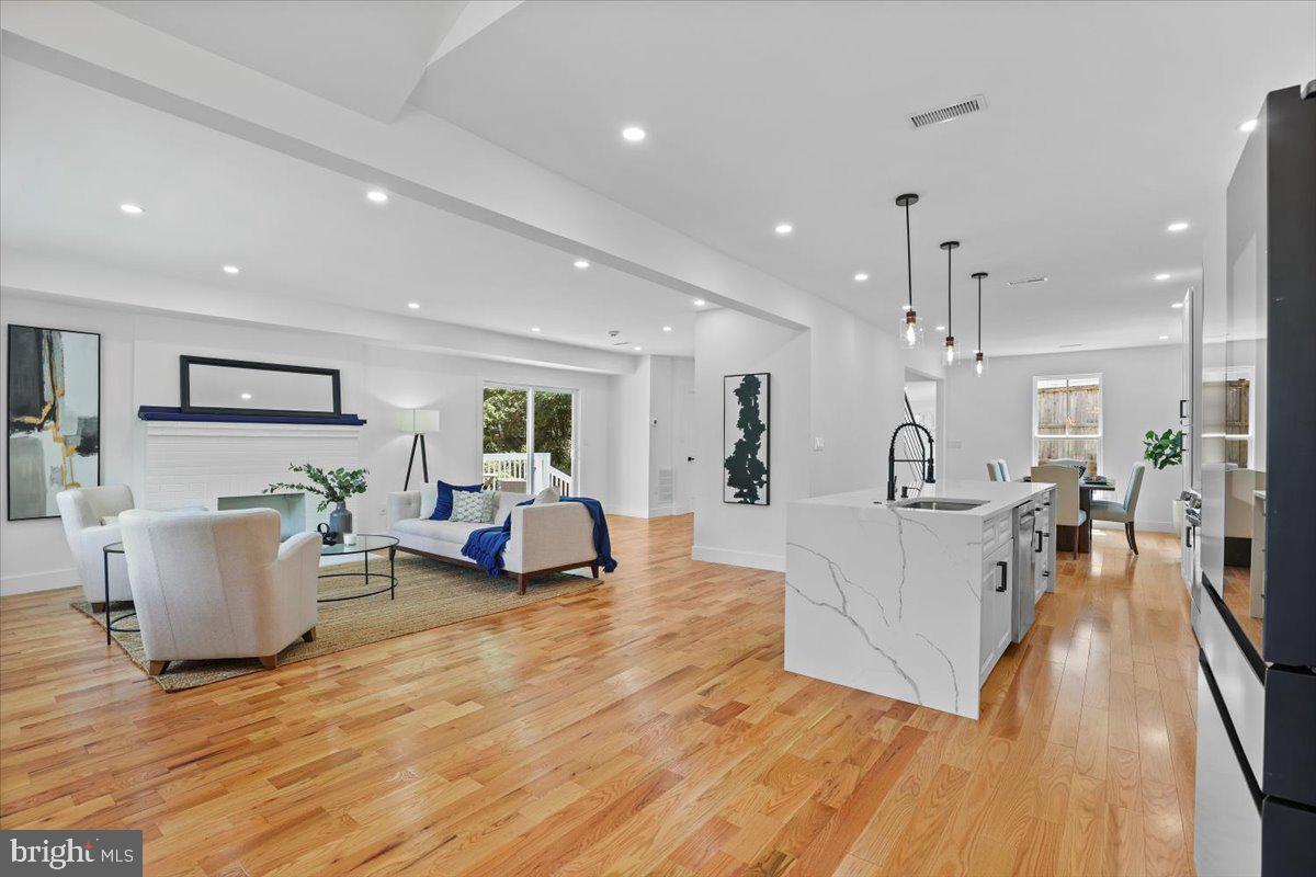 6219 WESTERN AVENUE NW