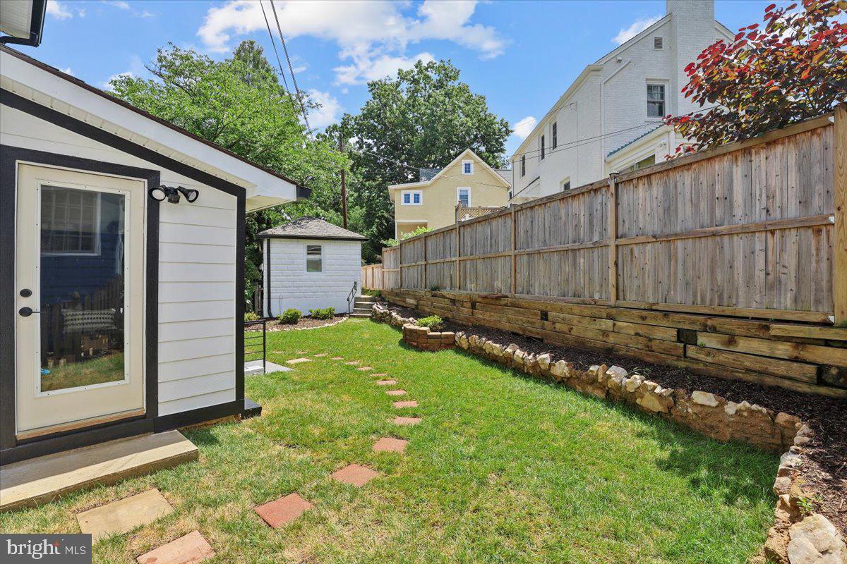 6219 WESTERN AVENUE NW