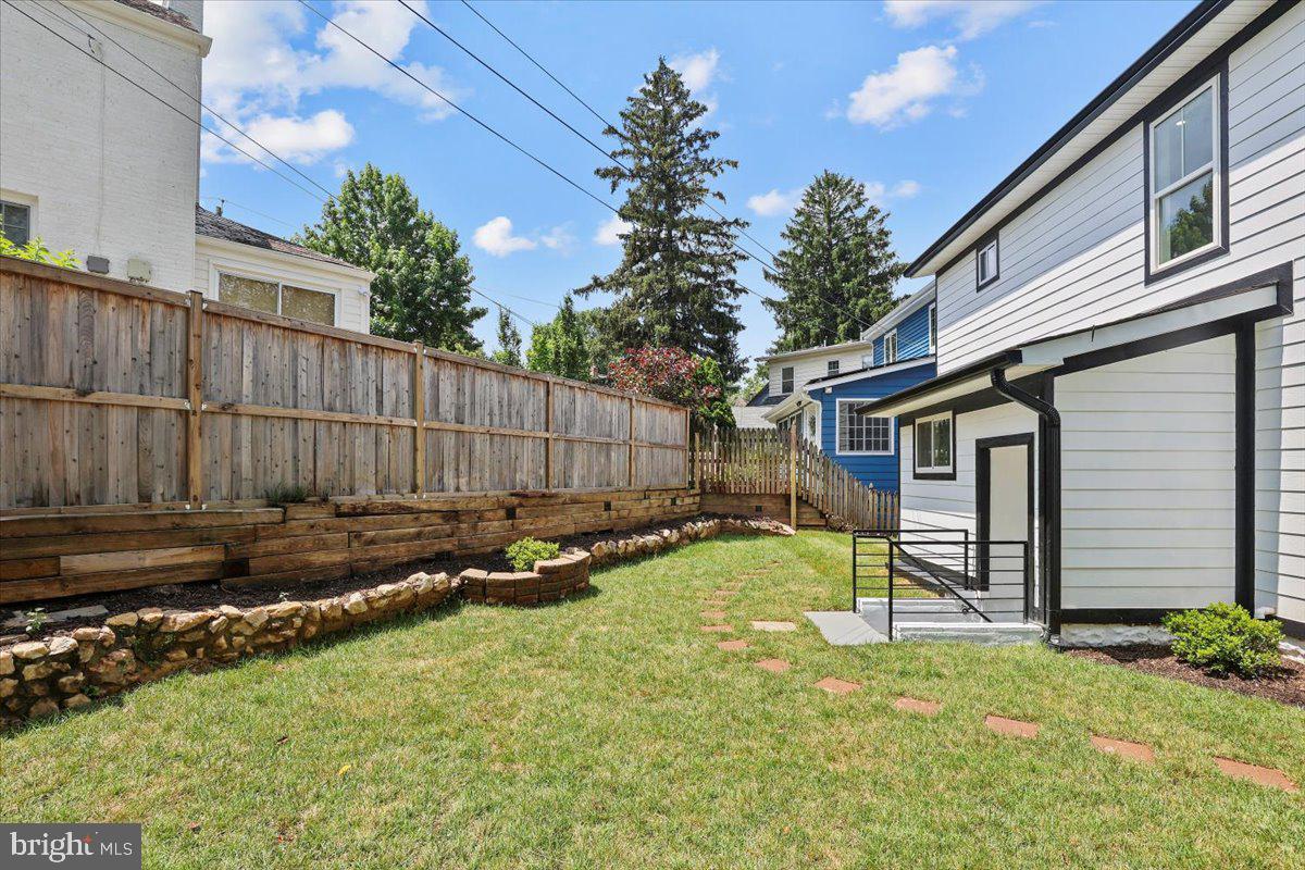 6219 WESTERN AVENUE NW