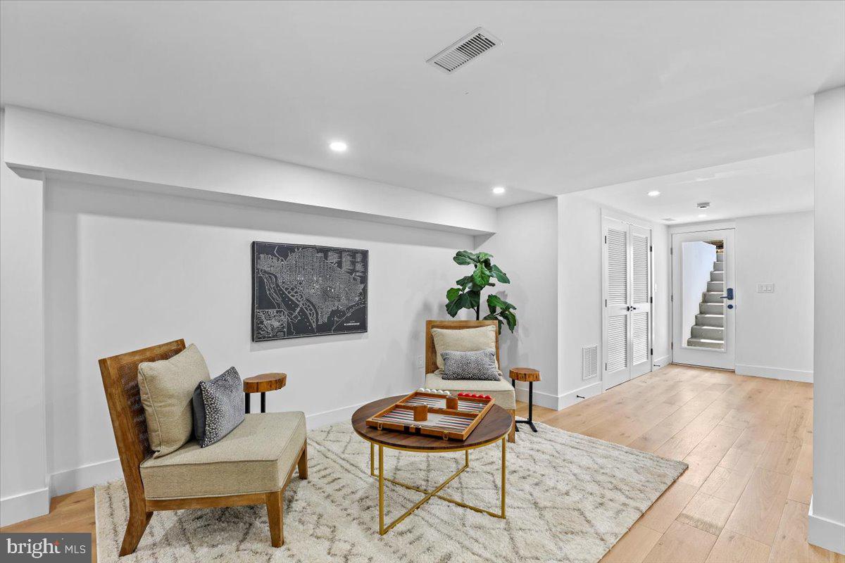 6219 WESTERN AVENUE NW