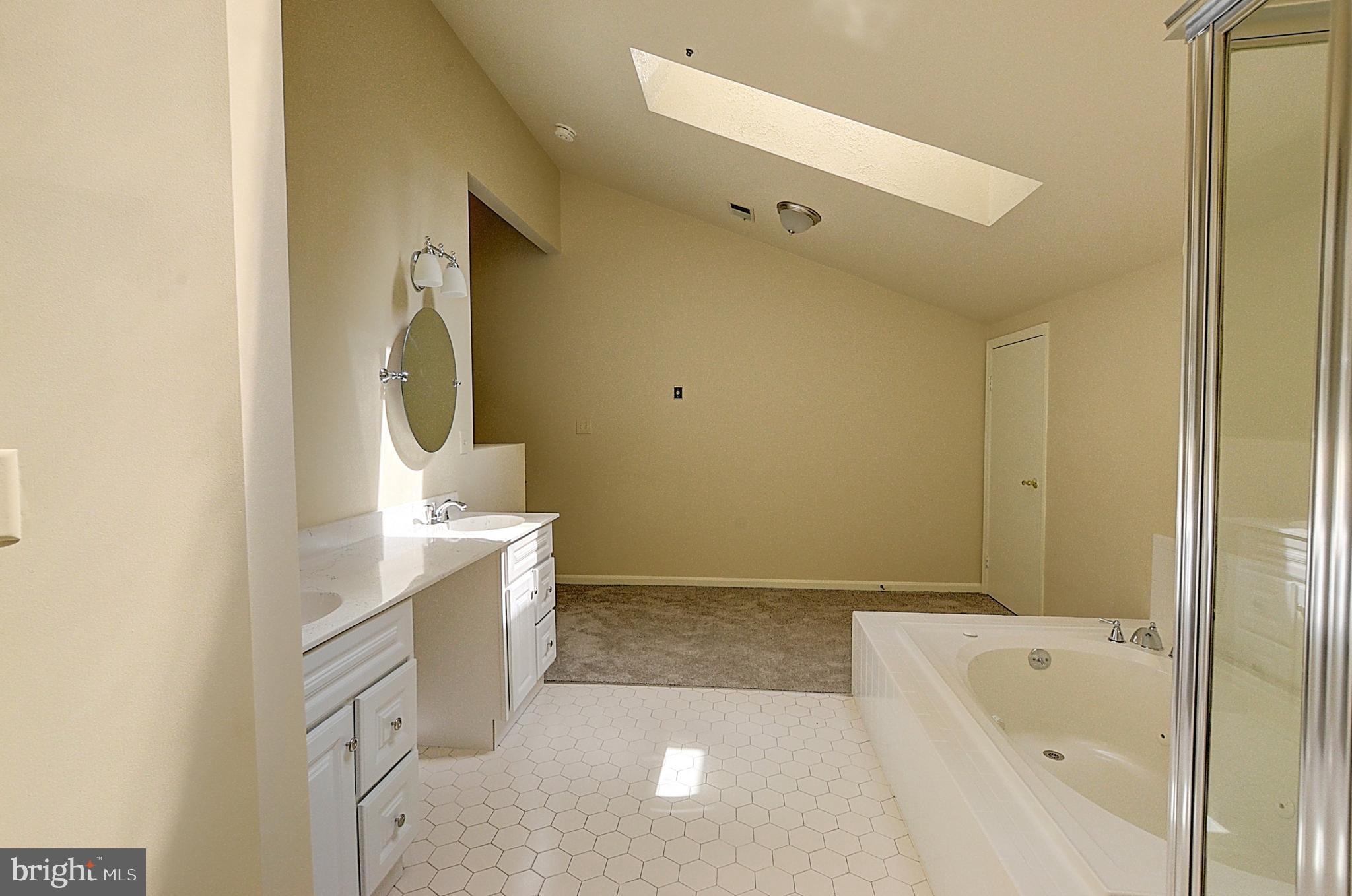 2013 Westchester Dr
