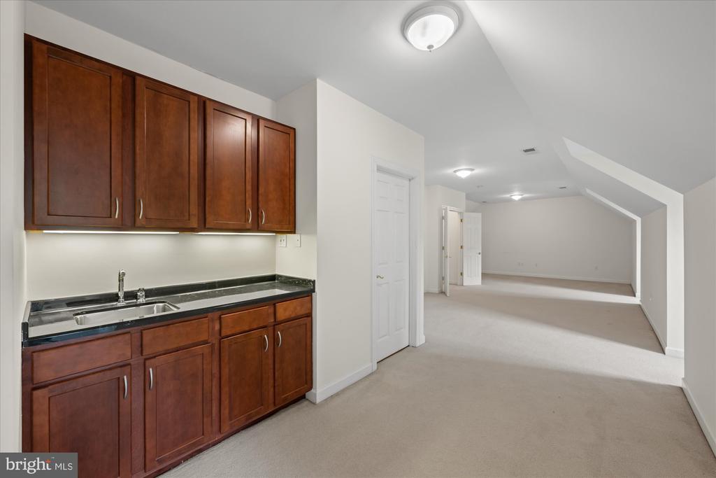 7016 FAWN TRAIL COURT
