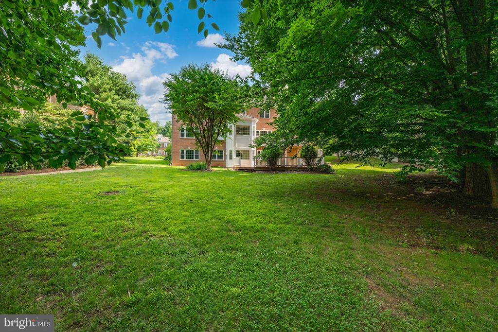 7016 FAWN TRAIL COURT