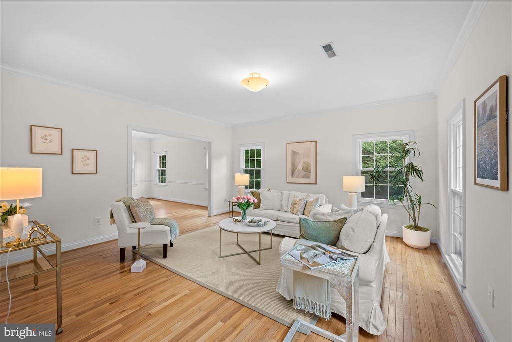 7016 FAWN TRAIL COURT