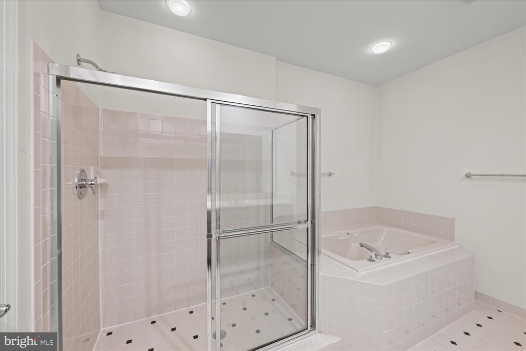 7016 FAWN TRAIL COURT