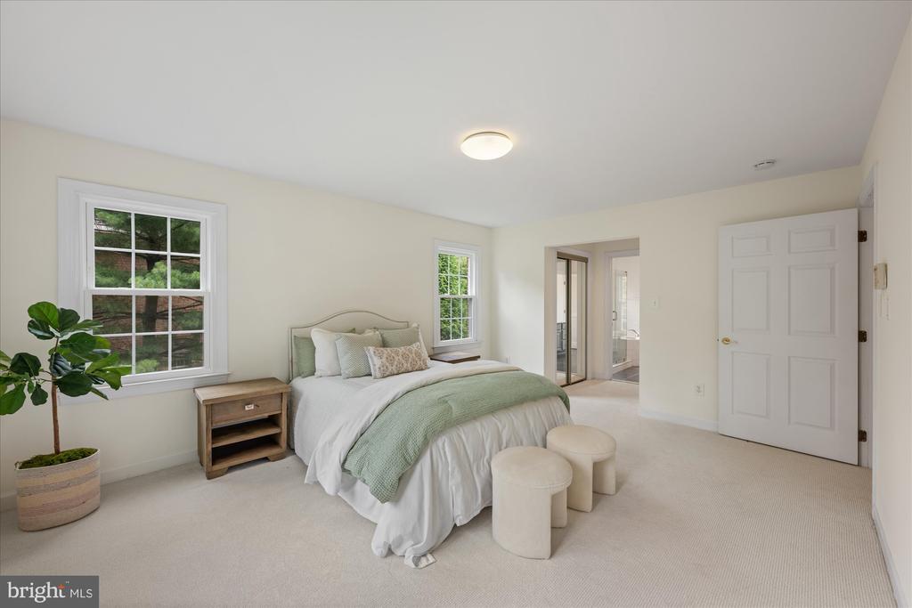 7016 FAWN TRAIL COURT