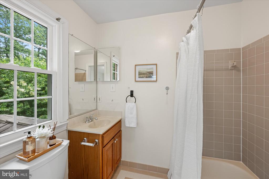 7016 FAWN TRAIL COURT