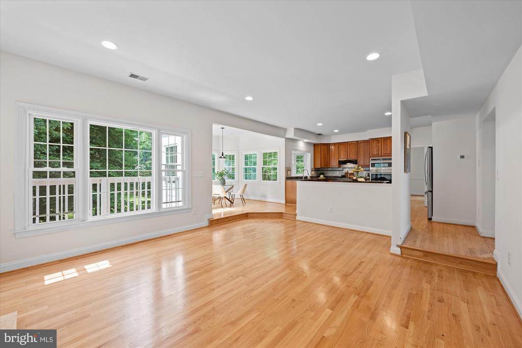 7016 FAWN TRAIL COURT