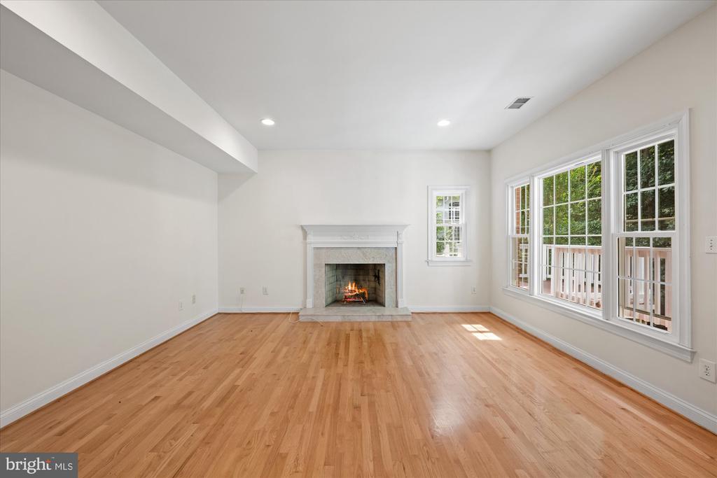 7016 FAWN TRAIL COURT