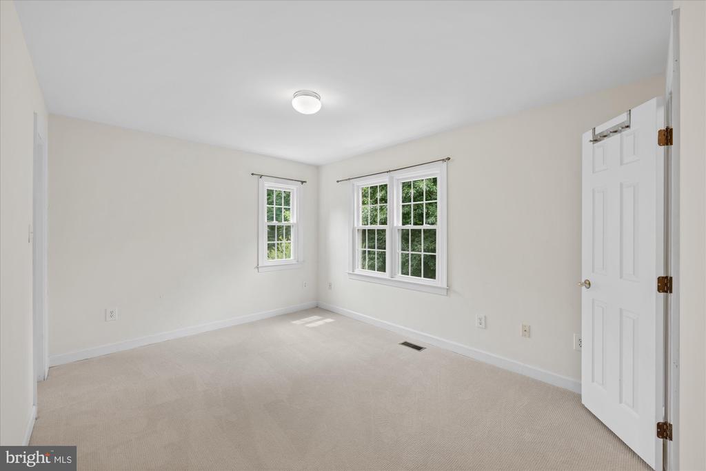 7016 FAWN TRAIL COURT