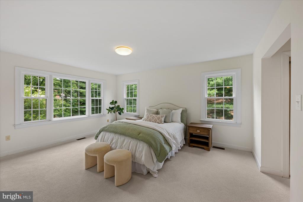 7016 FAWN TRAIL COURT