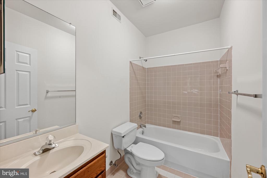 7016 FAWN TRAIL COURT