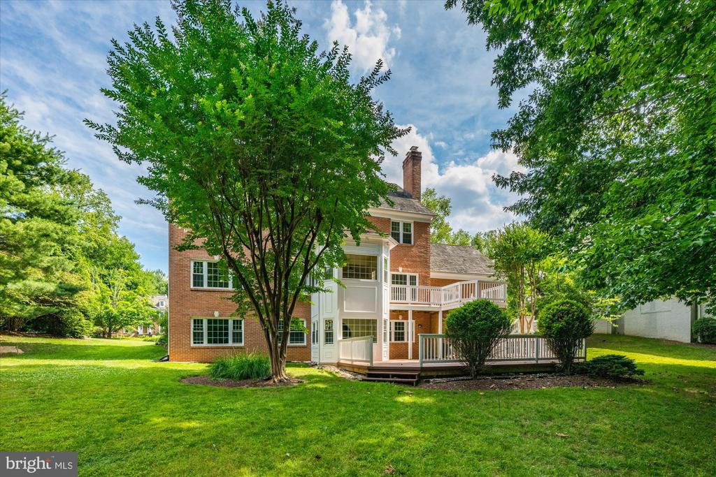 7016 FAWN TRAIL COURT