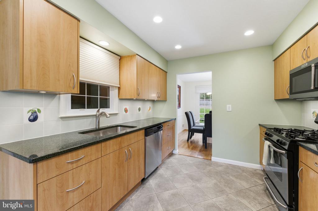 14924 BAUER DRIVE