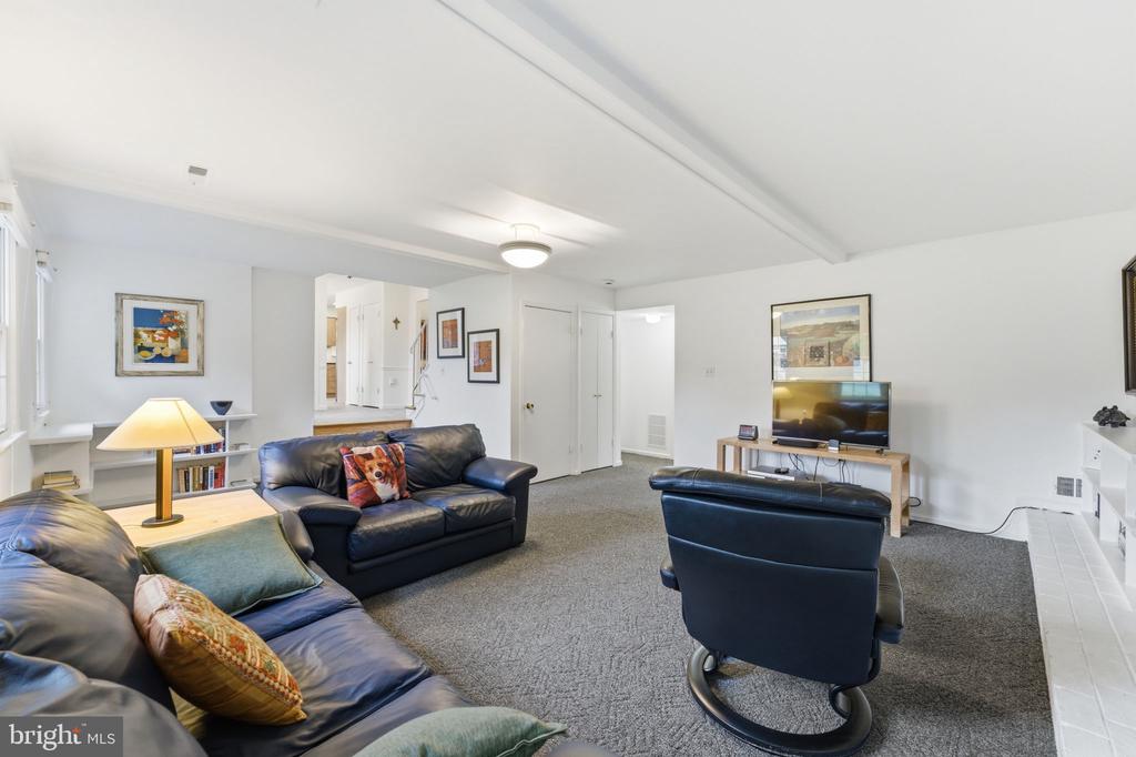 14924 BAUER DRIVE