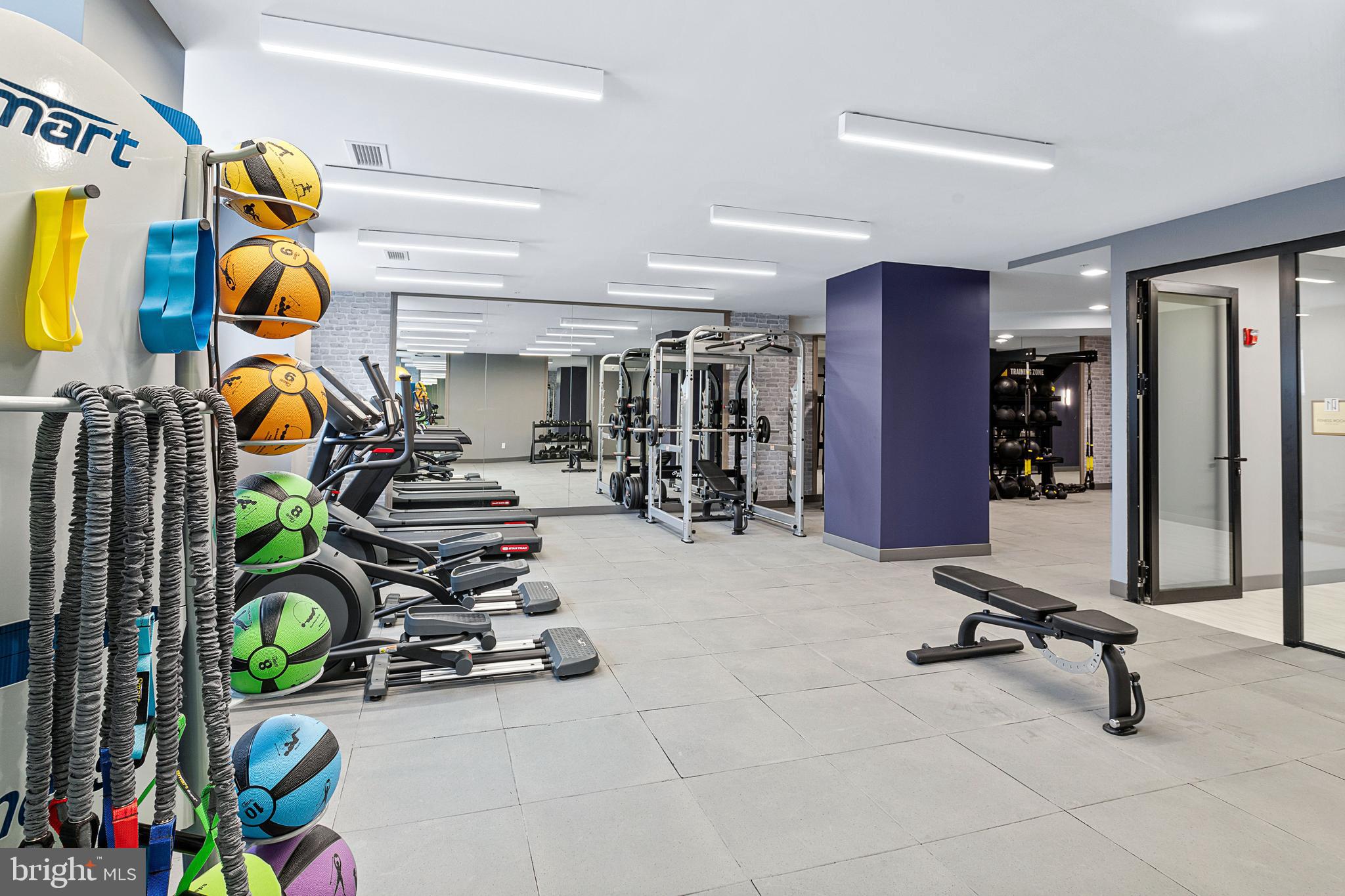 625 Slaters LANE Unit: 305W