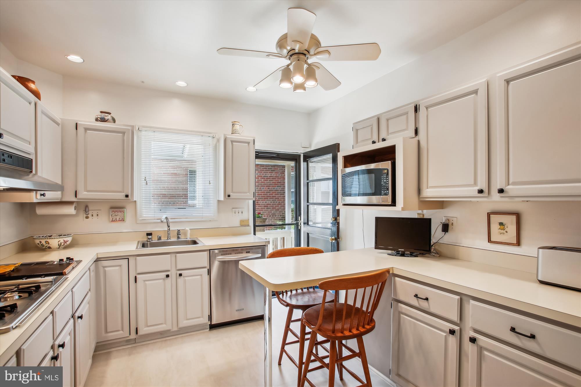 601 Braxton Pl