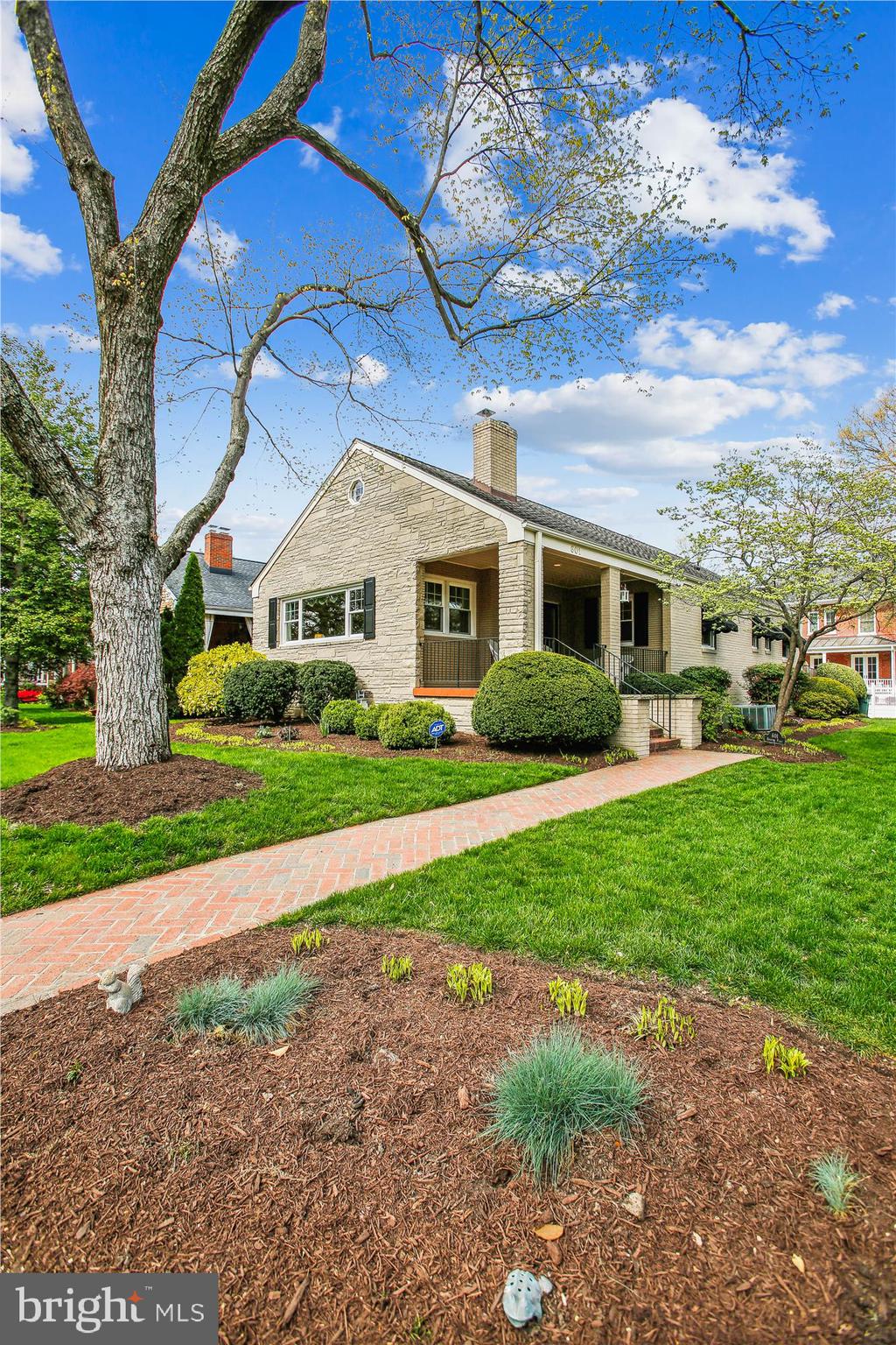 601 Braxton Pl