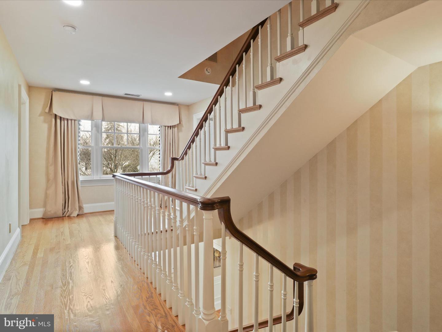 503 High St
