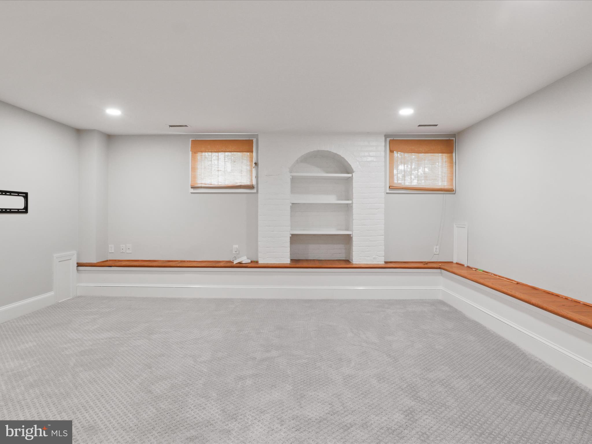 503 High St