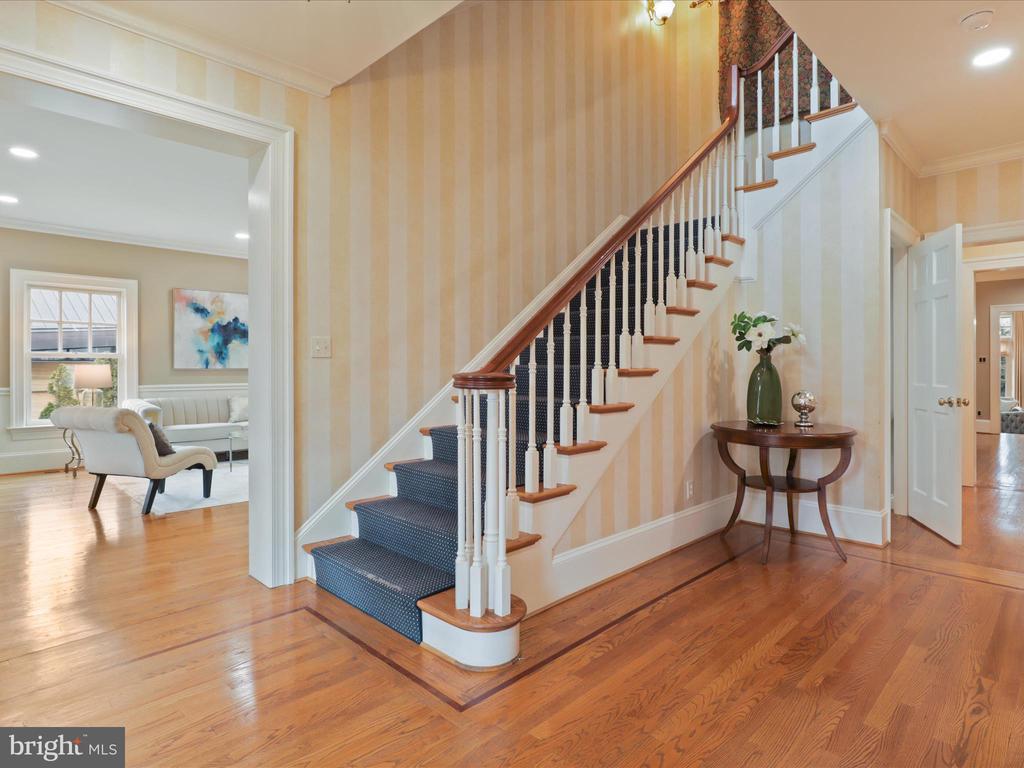 503 High St