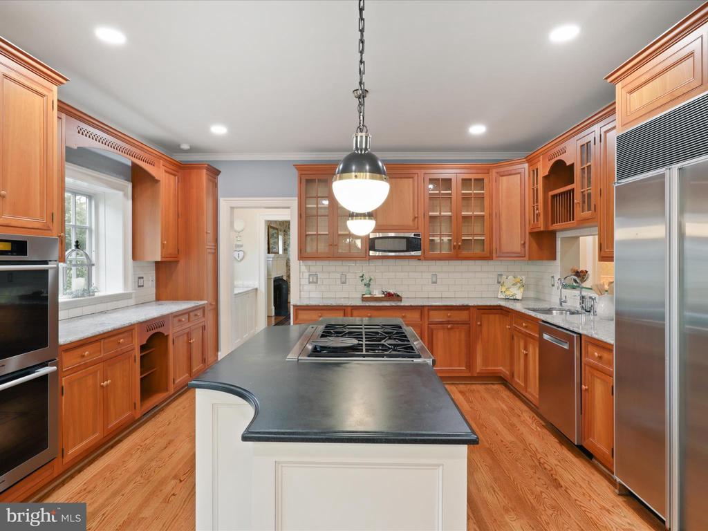 503 High St