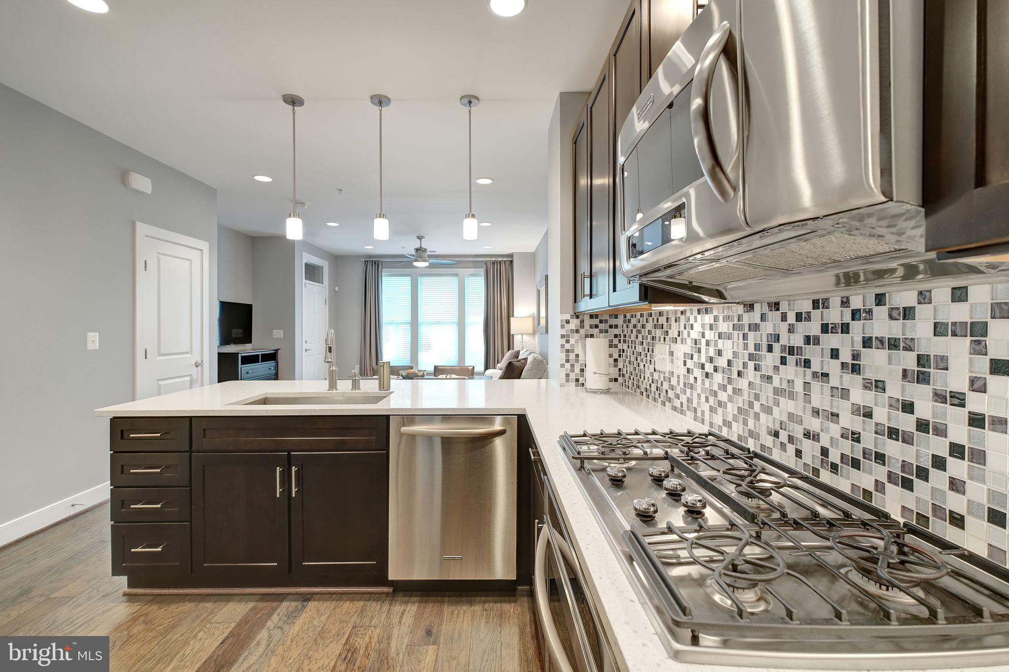 2104 Potomac Ave #101