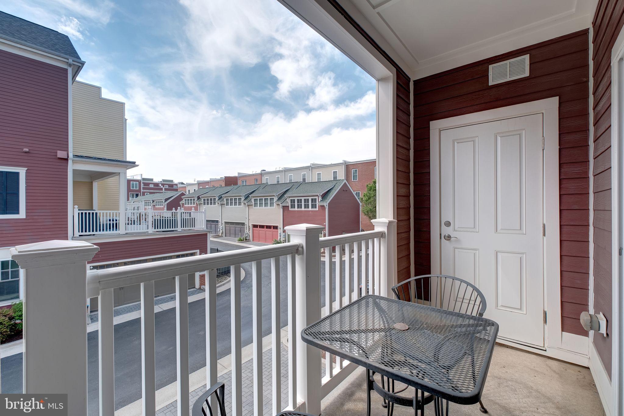 2104 Potomac Ave #101