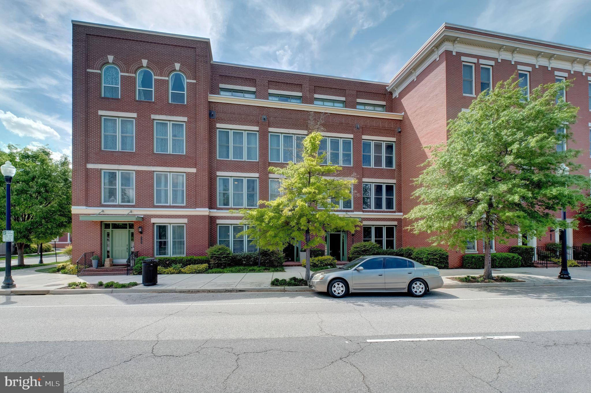 2104 Potomac Ave #101