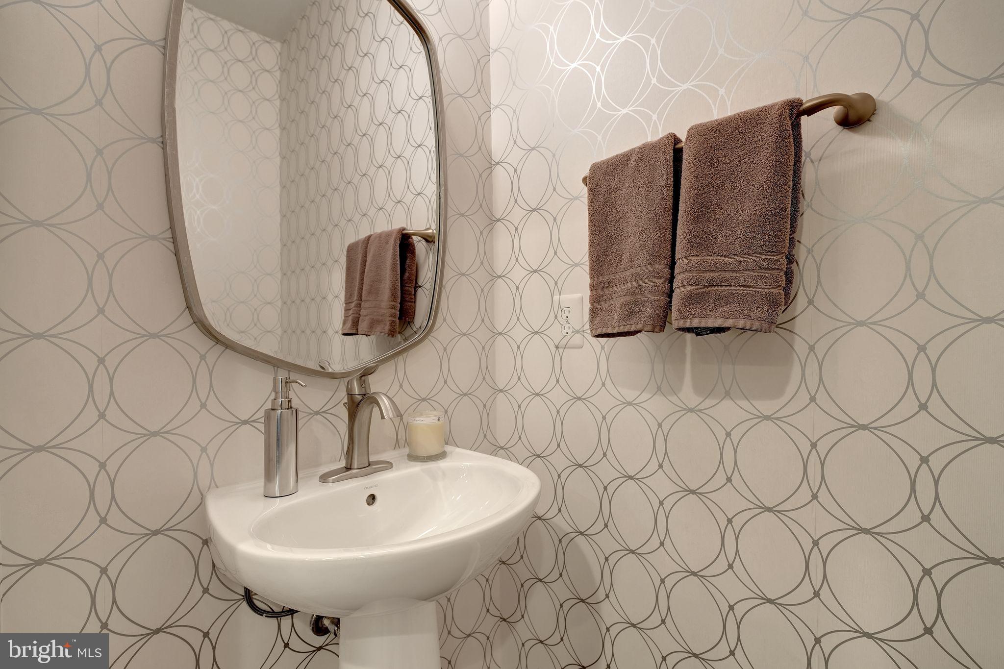 2104 Potomac Ave #101