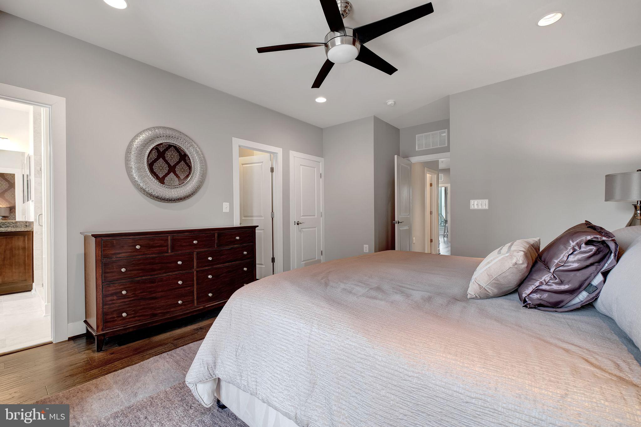 2104 Potomac Ave #101