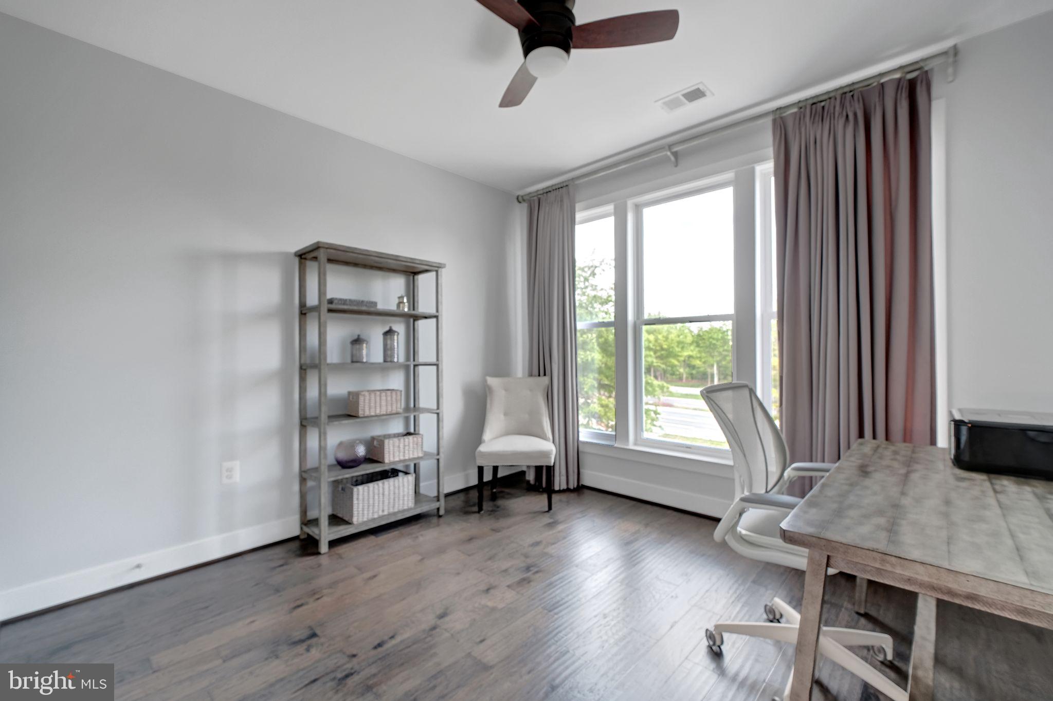 2104 Potomac Ave #101