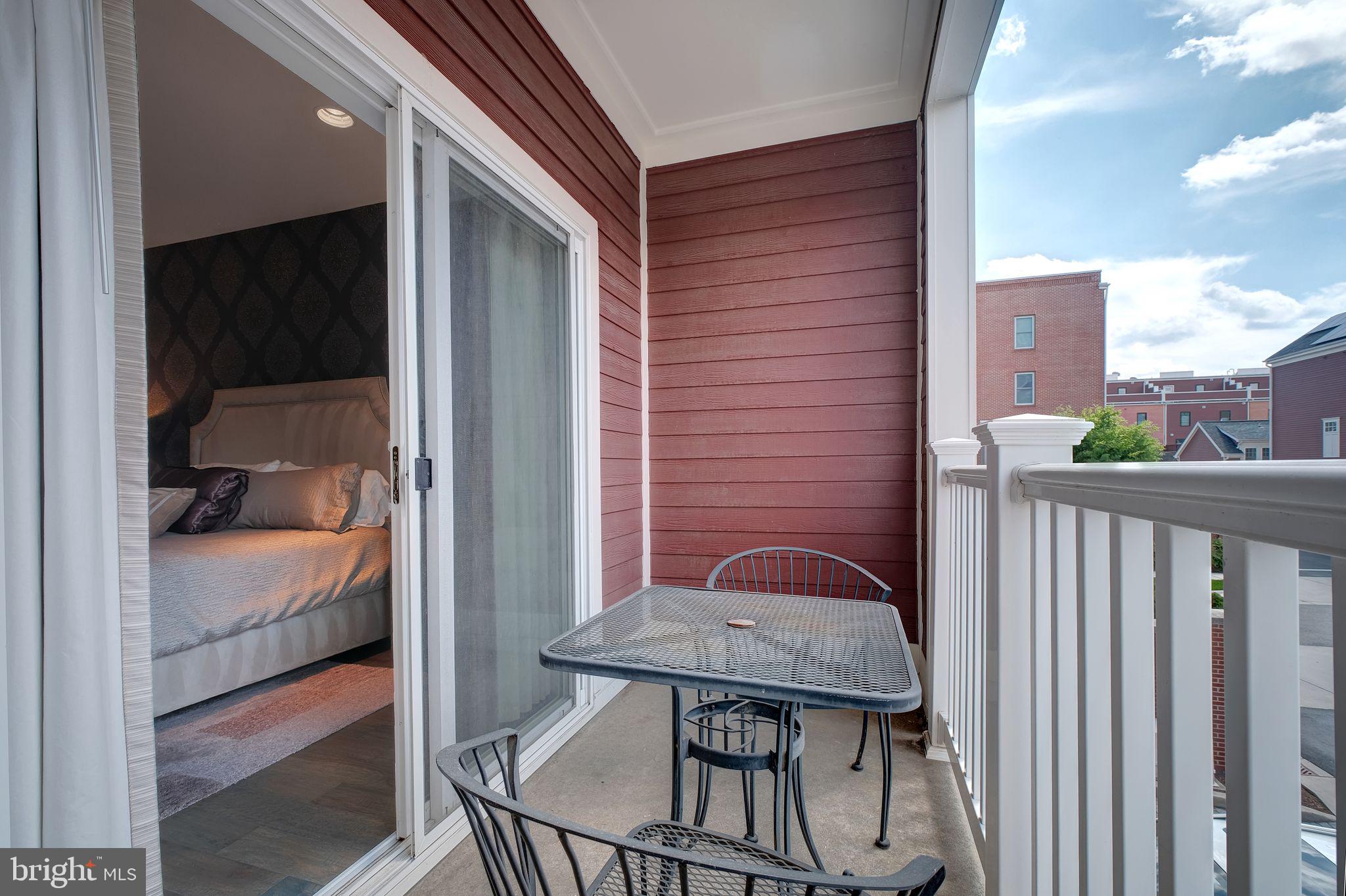 2104 Potomac Ave #101