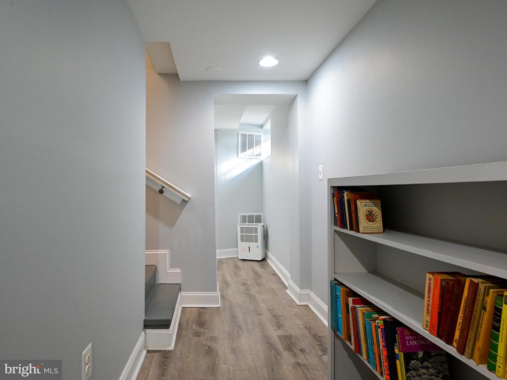 601 N OVERLOOK DRIVE