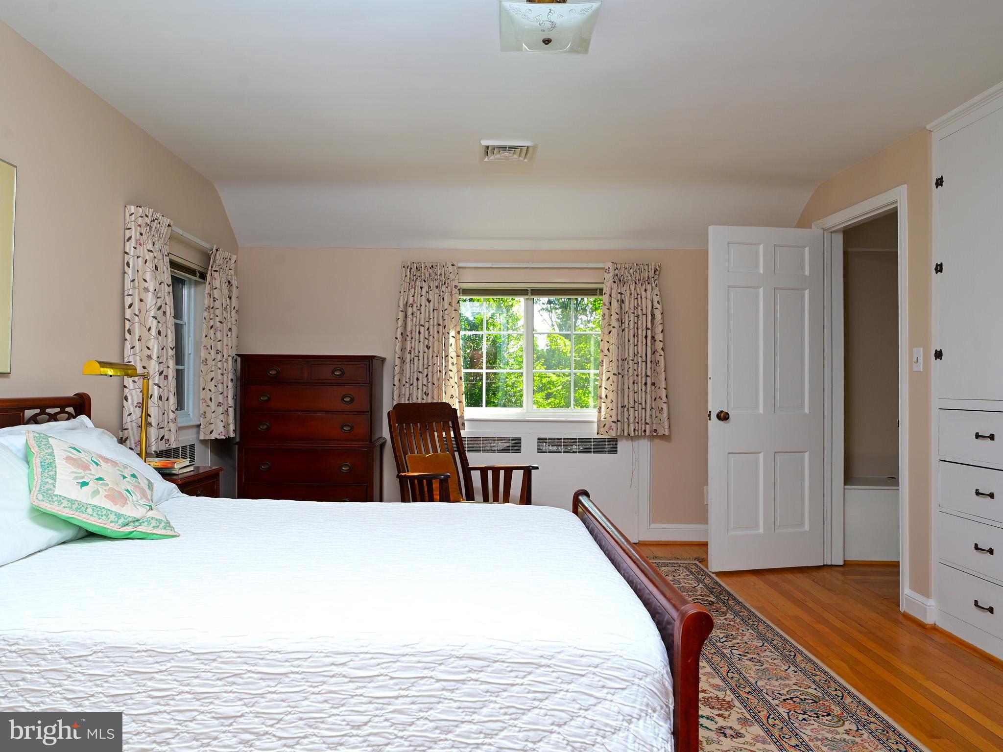 601 N OVERLOOK DRIVE