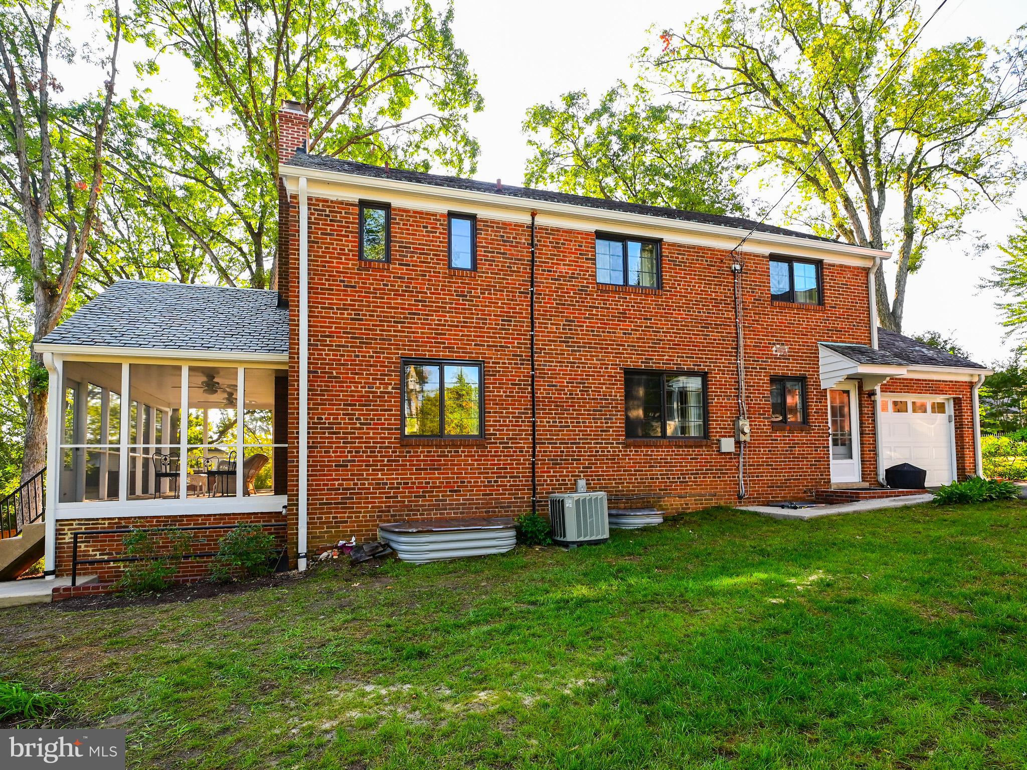 601 N OVERLOOK DRIVE