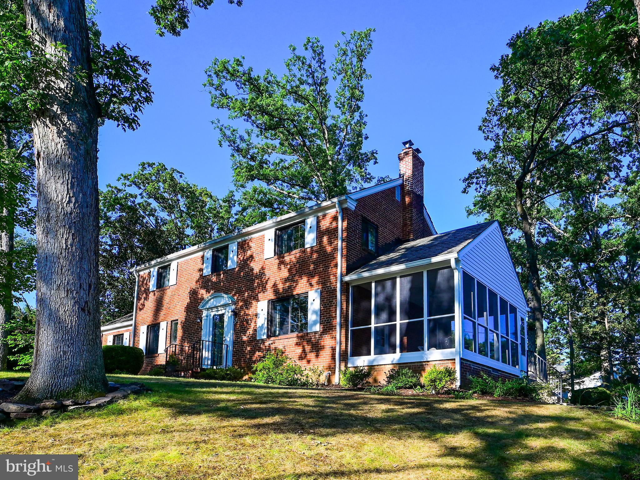 601 N OVERLOOK DRIVE