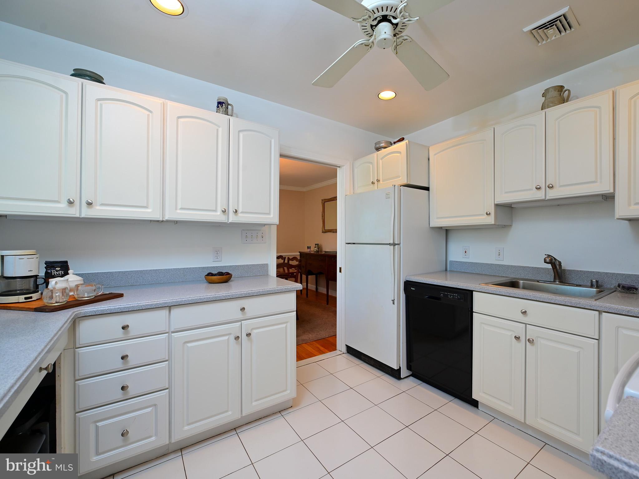 601 N OVERLOOK DRIVE