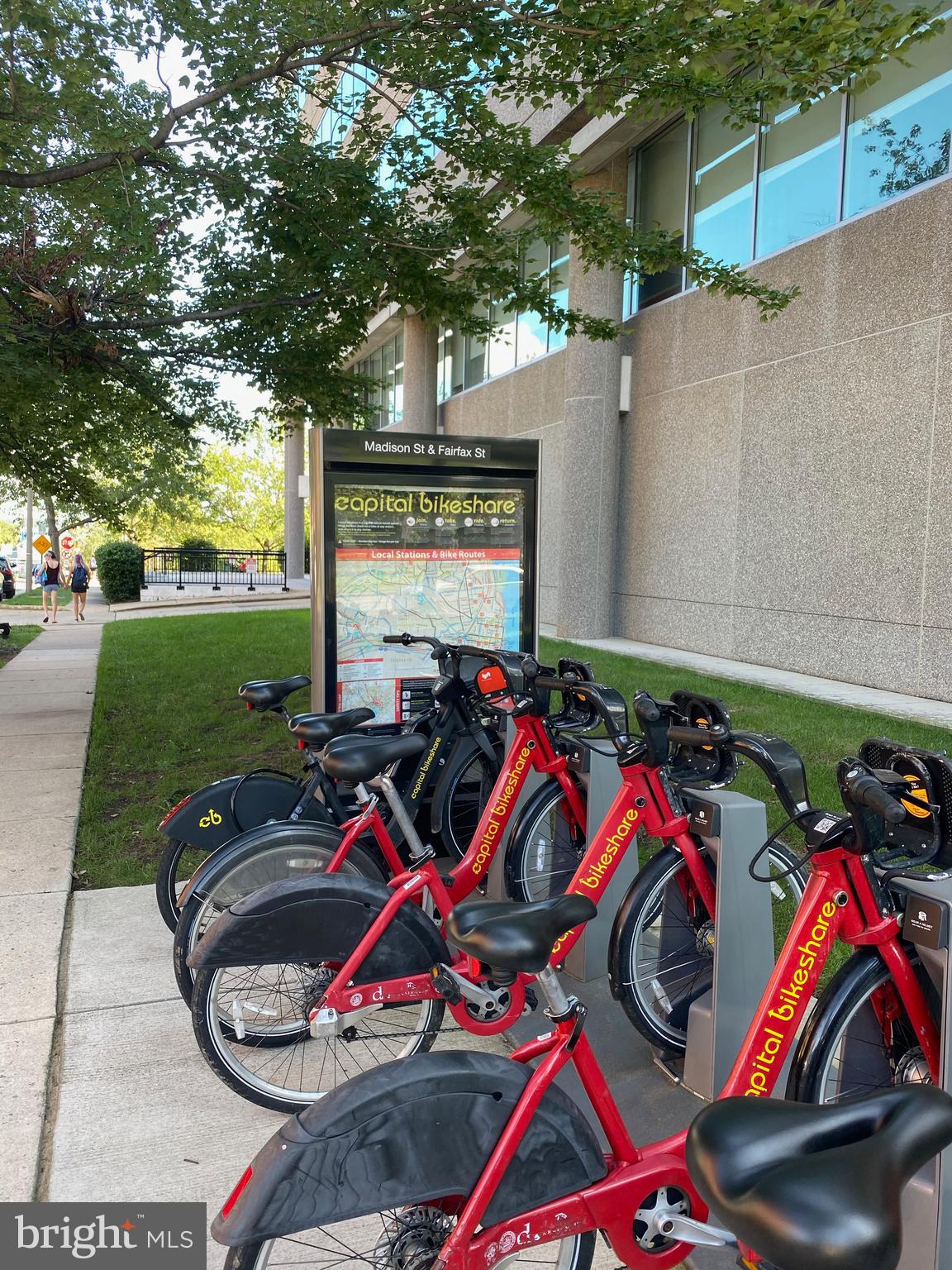 1422 ROUNDHOUSE LANE 1422