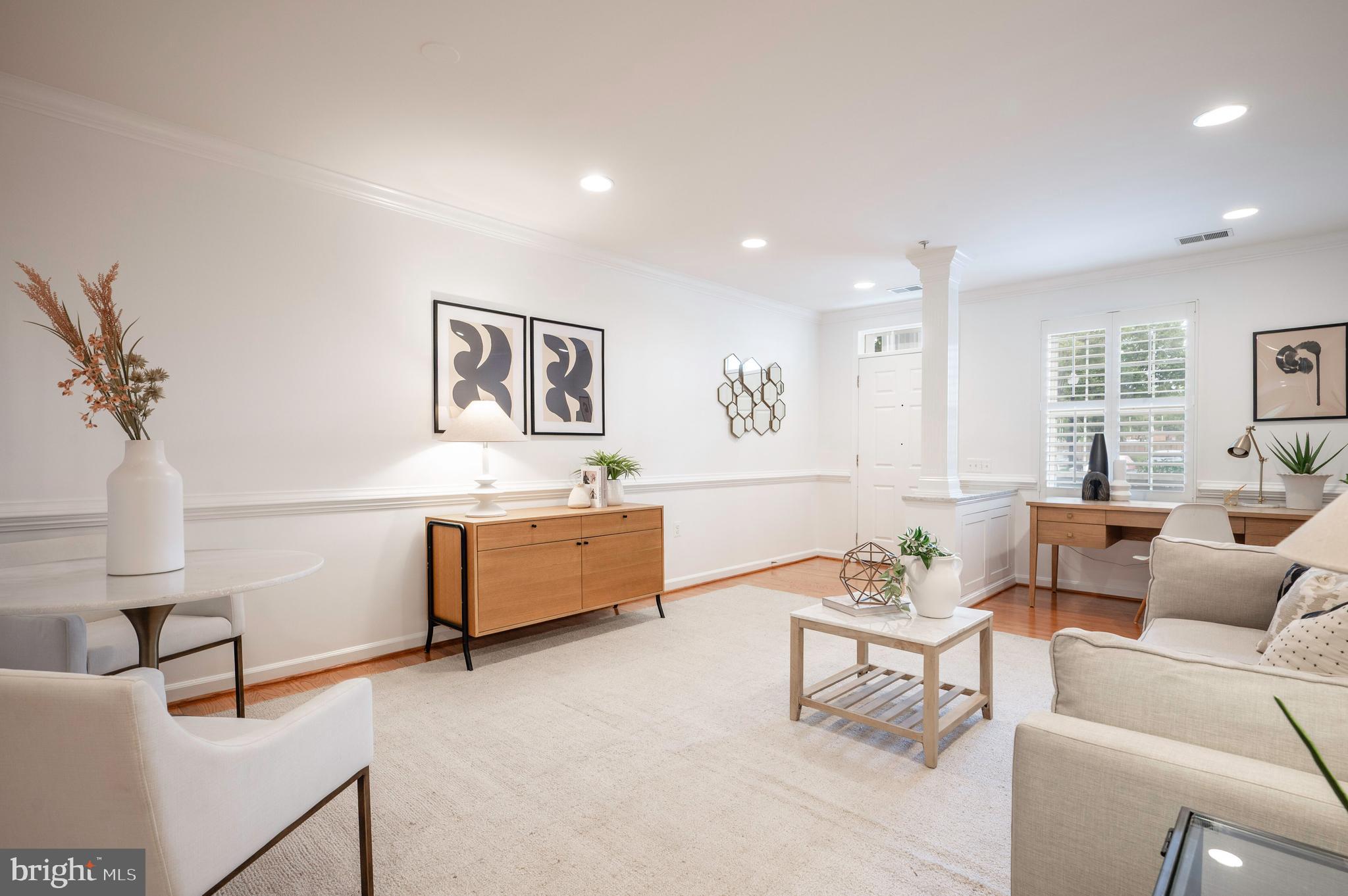 1422 ROUNDHOUSE LANE 1422