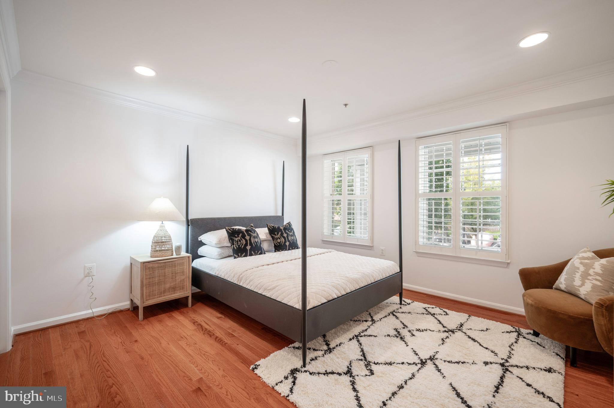 1422 ROUNDHOUSE LANE 1422