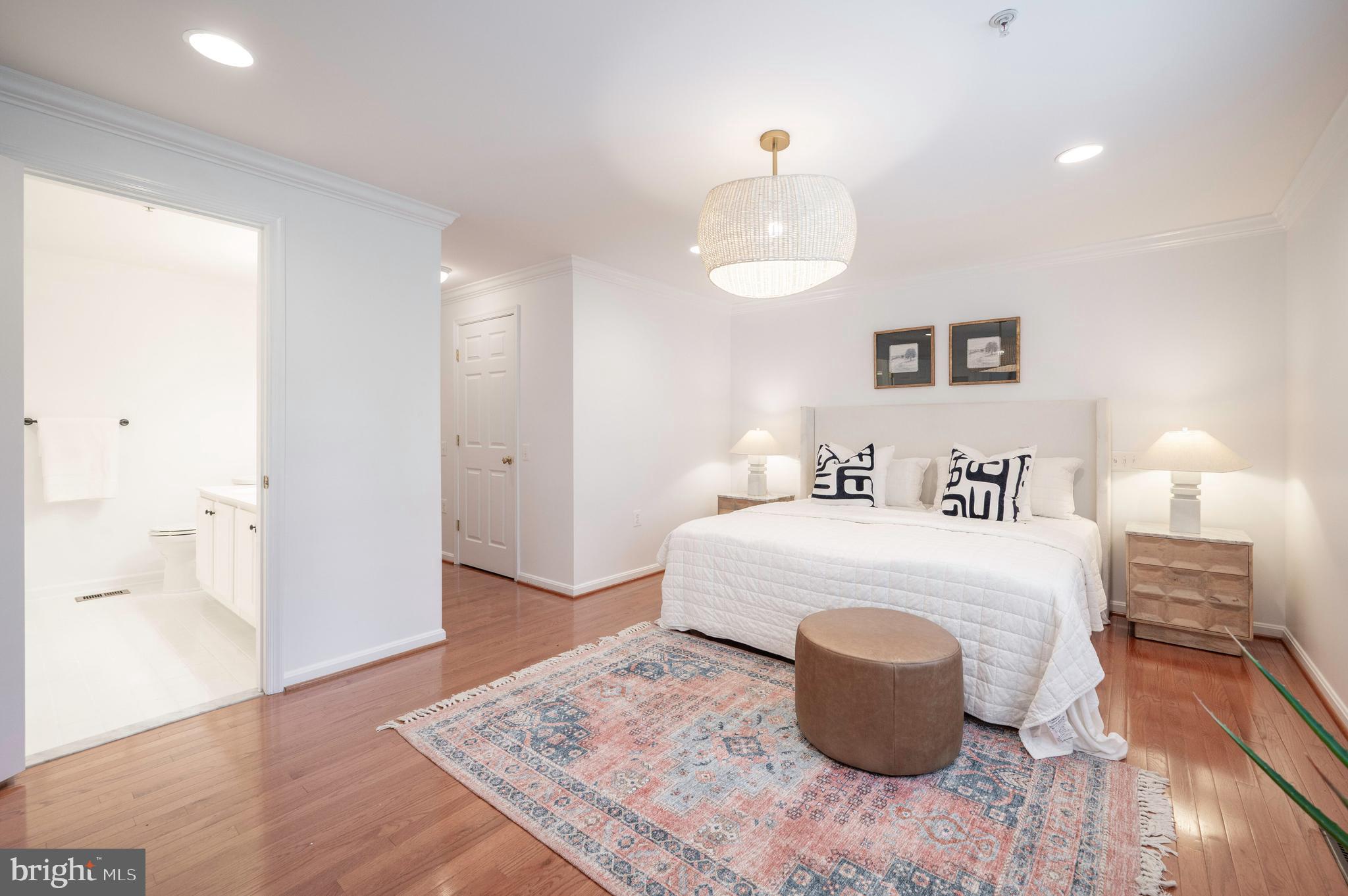 1422 ROUNDHOUSE LANE 1422