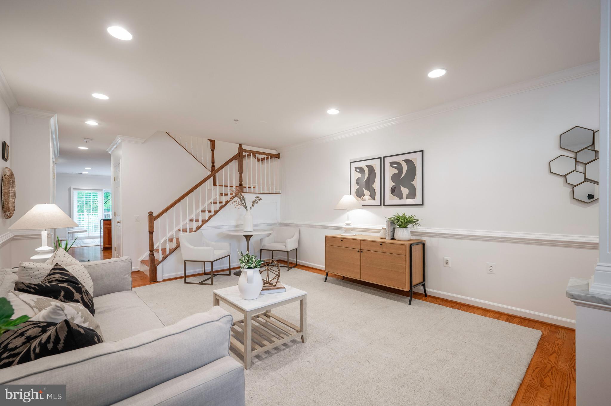 1422 ROUNDHOUSE LANE 1422