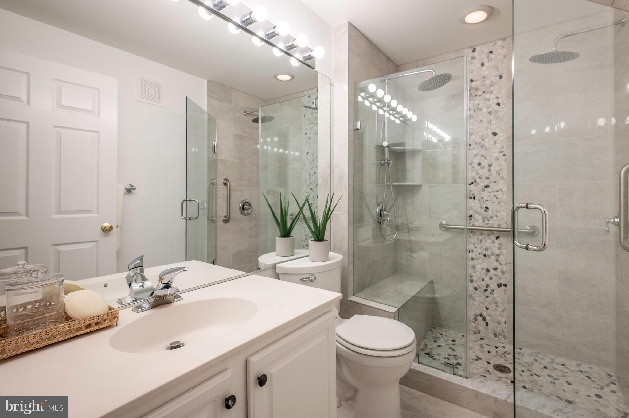 1422 ROUNDHOUSE LANE 1422