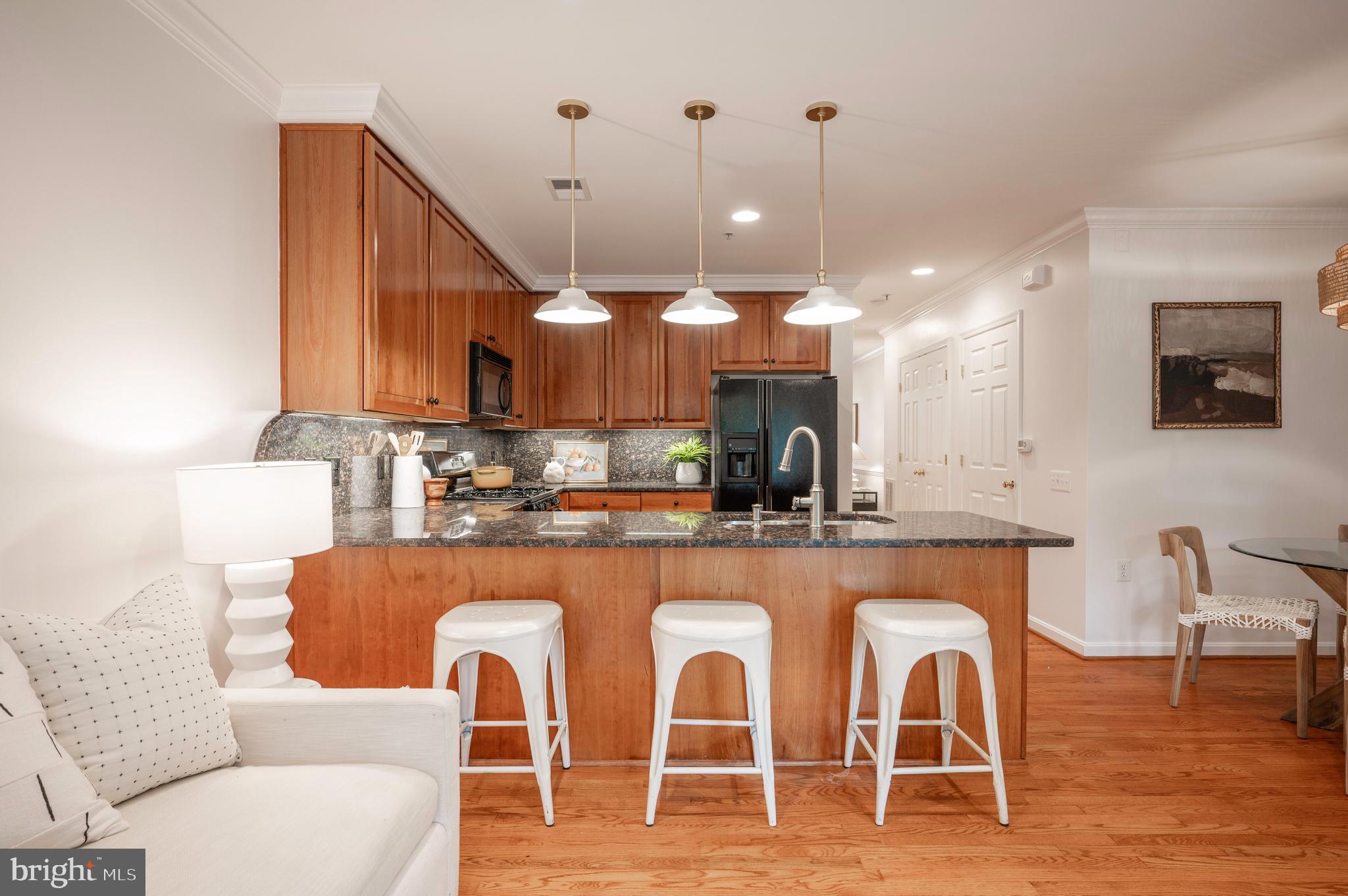 1422 ROUNDHOUSE LANE 1422