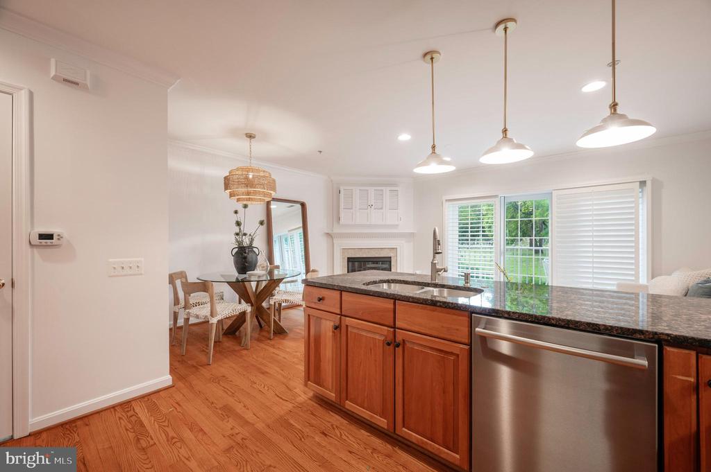 1422 ROUNDHOUSE LANE 1422